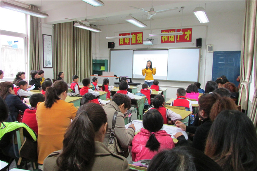 教学交流促发展共进步——北街小学送课下乡活动 